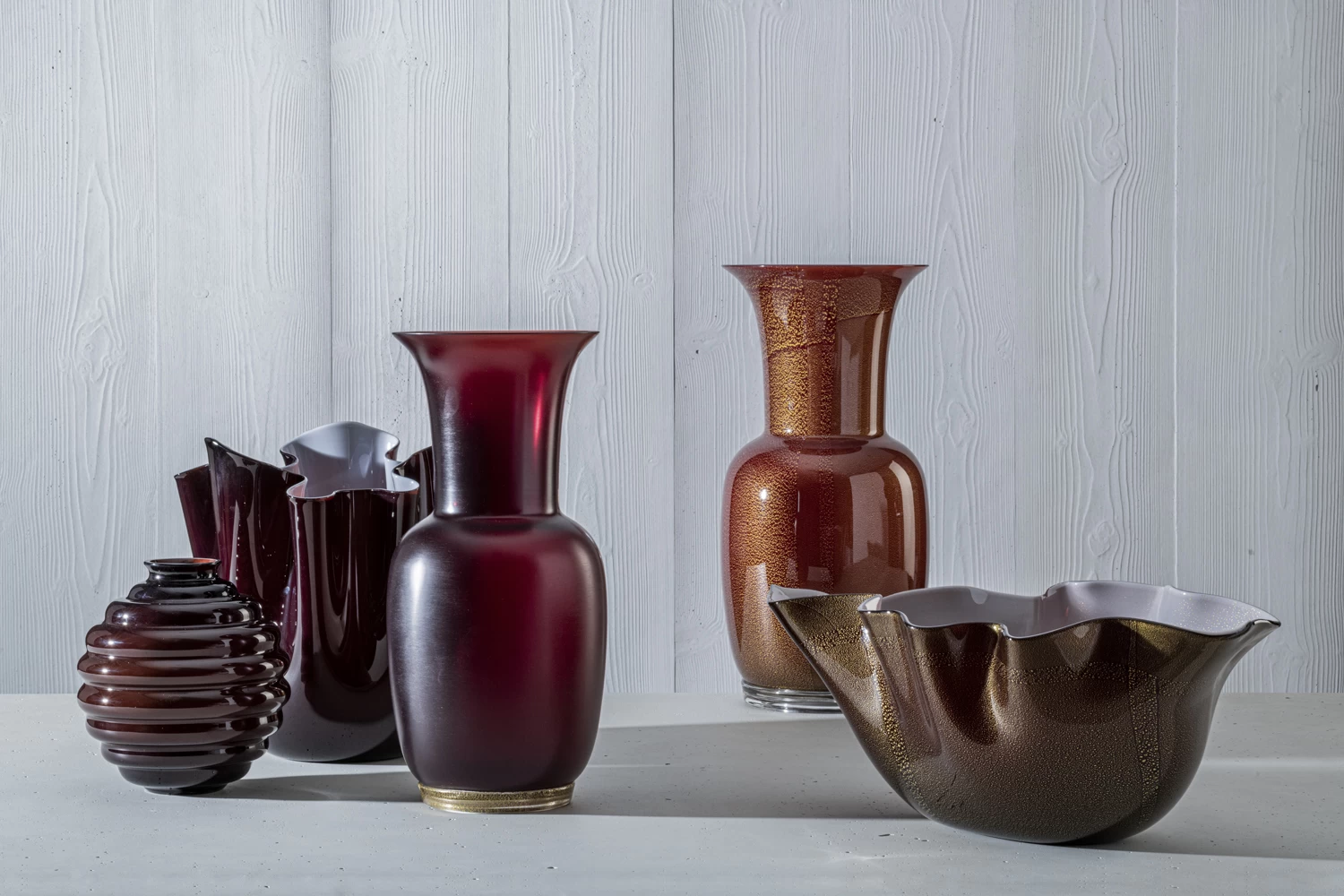 Venini Venere Fazzoletto Vases Ox Blood Red With Gold Leaf - Image 4