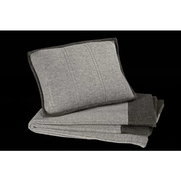 Masserano Tricot Giglio Throw - Image 2